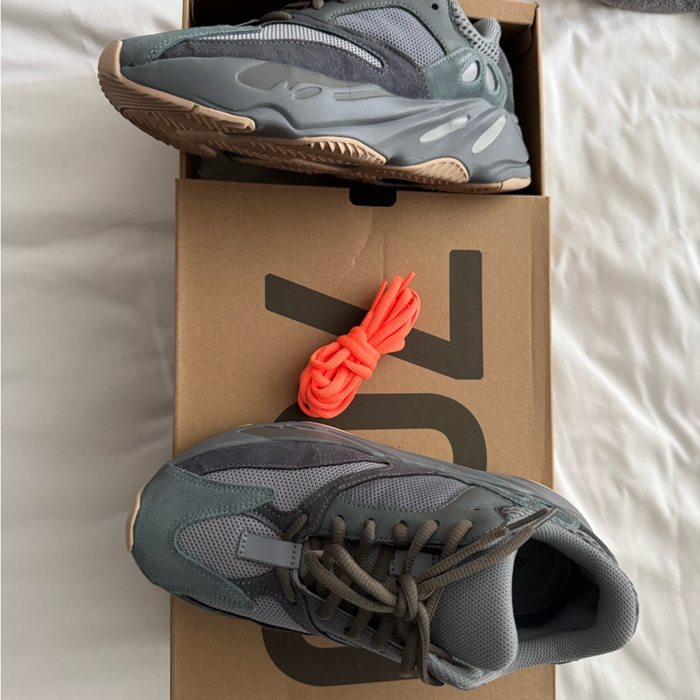 Yeezy Boost 700